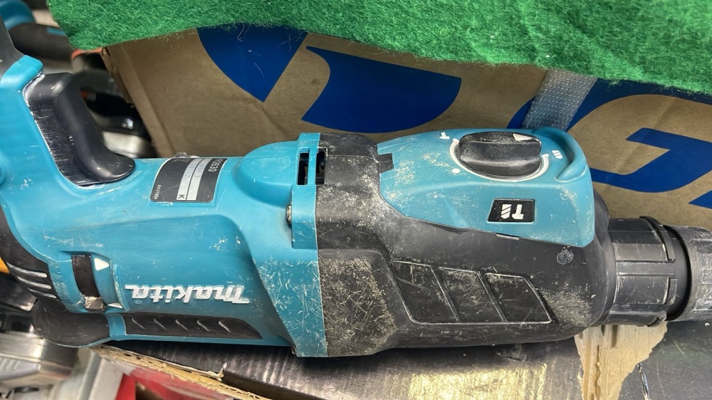 Перфоратор HRMakita 2630