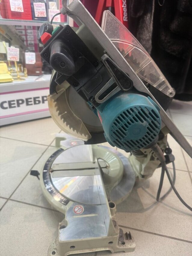 Циркулярная пила Makita LH1040