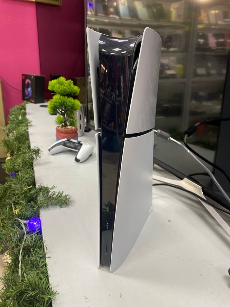 Игровая приставка Sony PlayStation 5 Digital 1TB