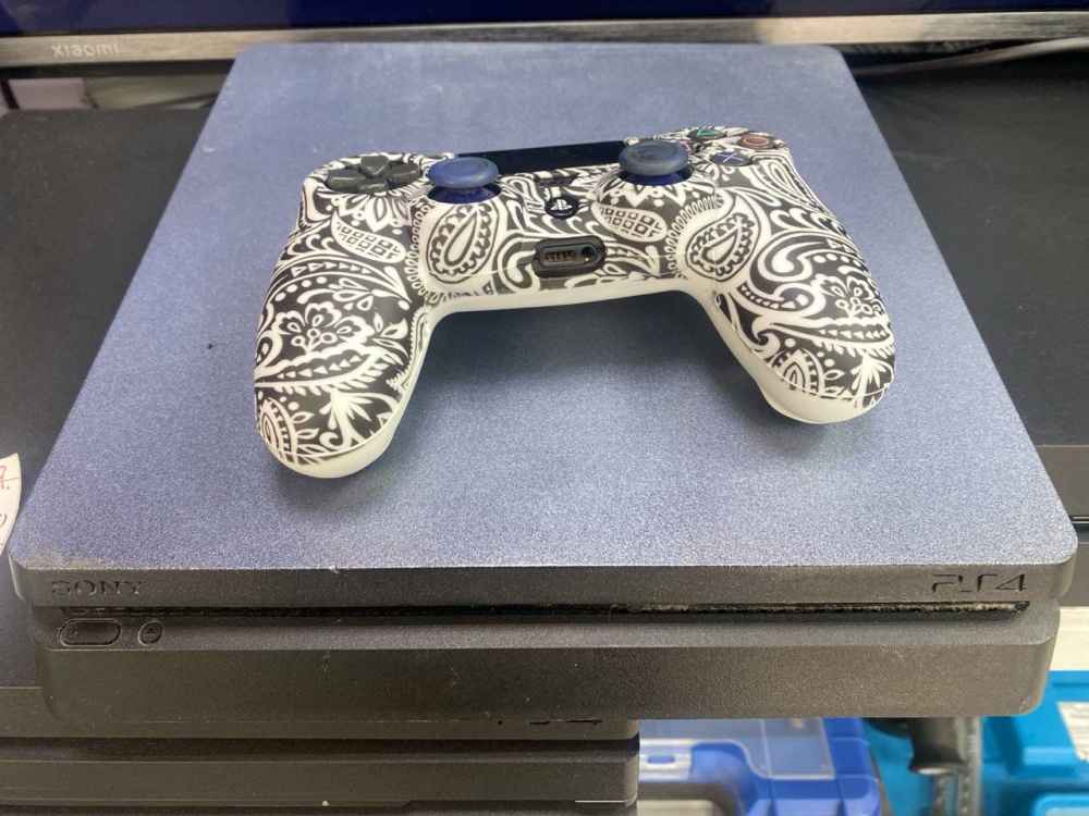 Приставка Sony PlayStation 4 slim 500 GB