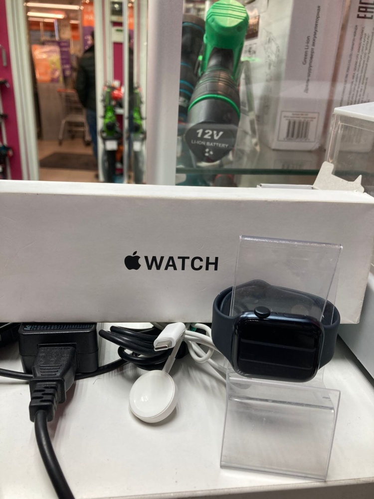 Часы Apple SE 44mm