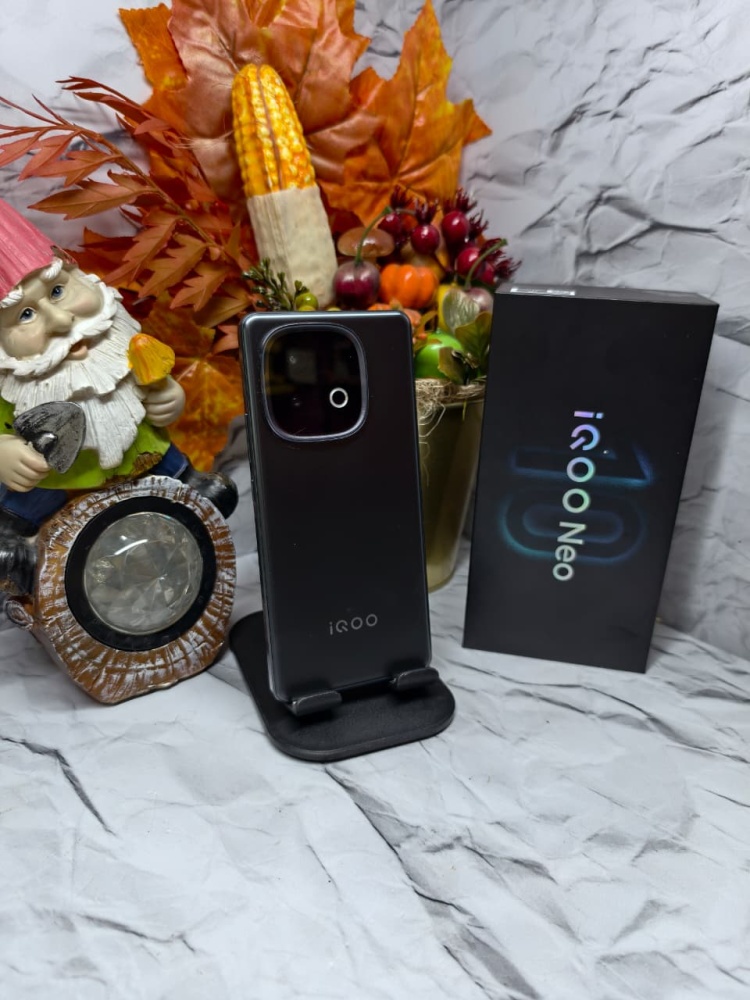 Смартфон Vivo  10 8/256