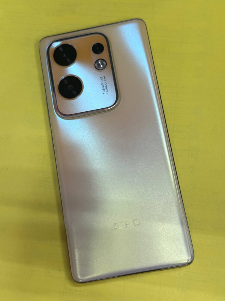 Мобильный телефон Infinix zero 30 8/256