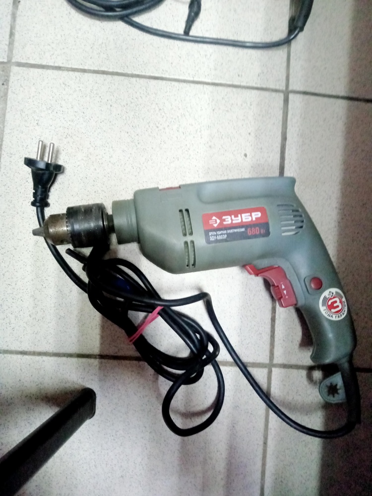 Дрель УДАРНАЯ ЗУБР ЗДУ-680ЭР