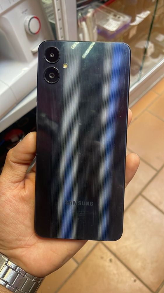 Смартфон Samsung A05