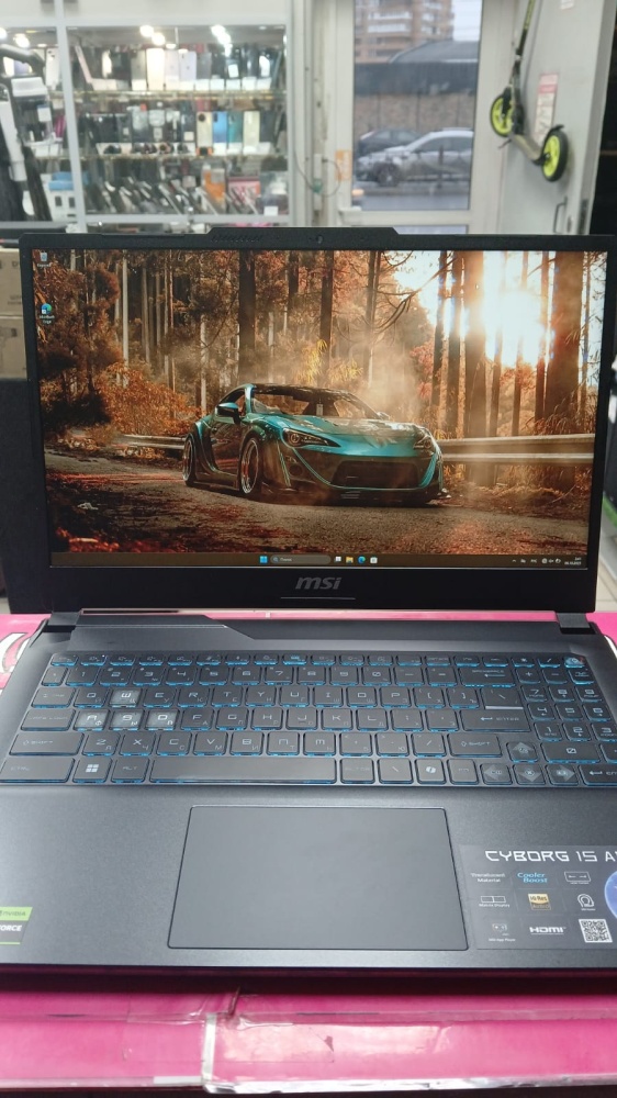 Ноутбук MSI