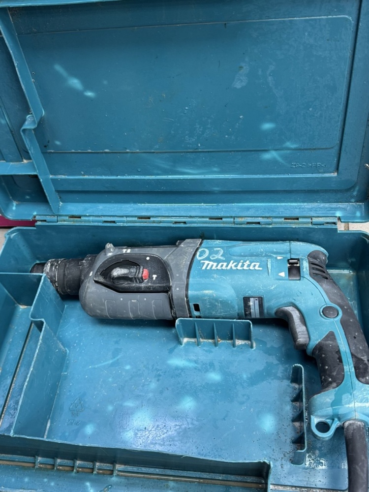 Перфоратор makita hr2470