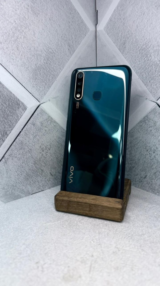 Смартфон Vivo 1915 4/128