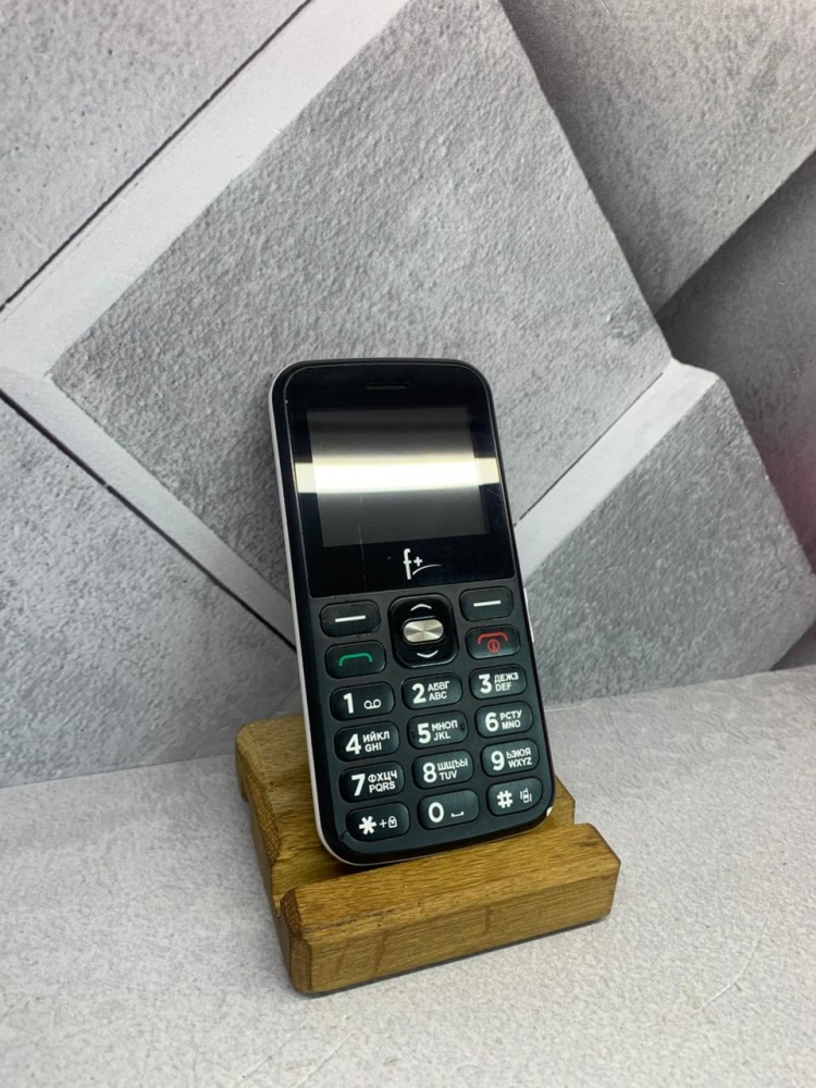 Мобильный телефон Fly