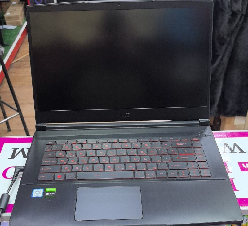 Ноутбук MSI