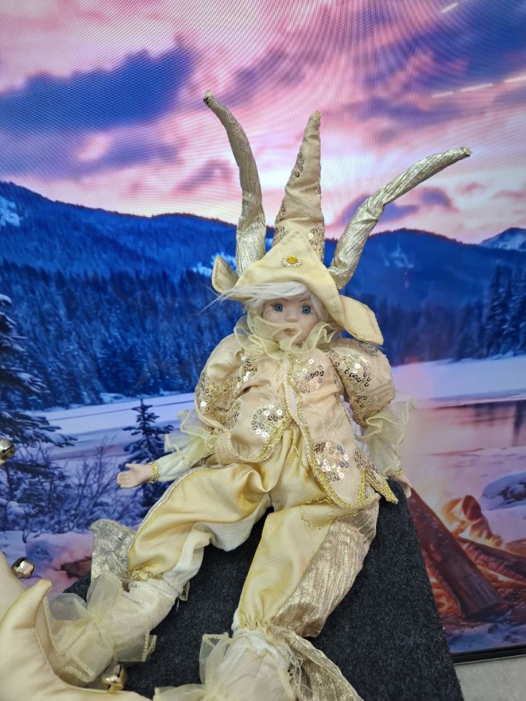 Игрушка КУКЛА ФАРФОРОВАЯ