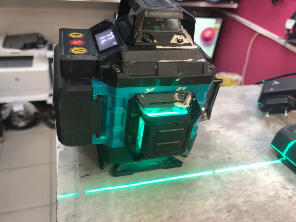 Лазерный уровень Makita