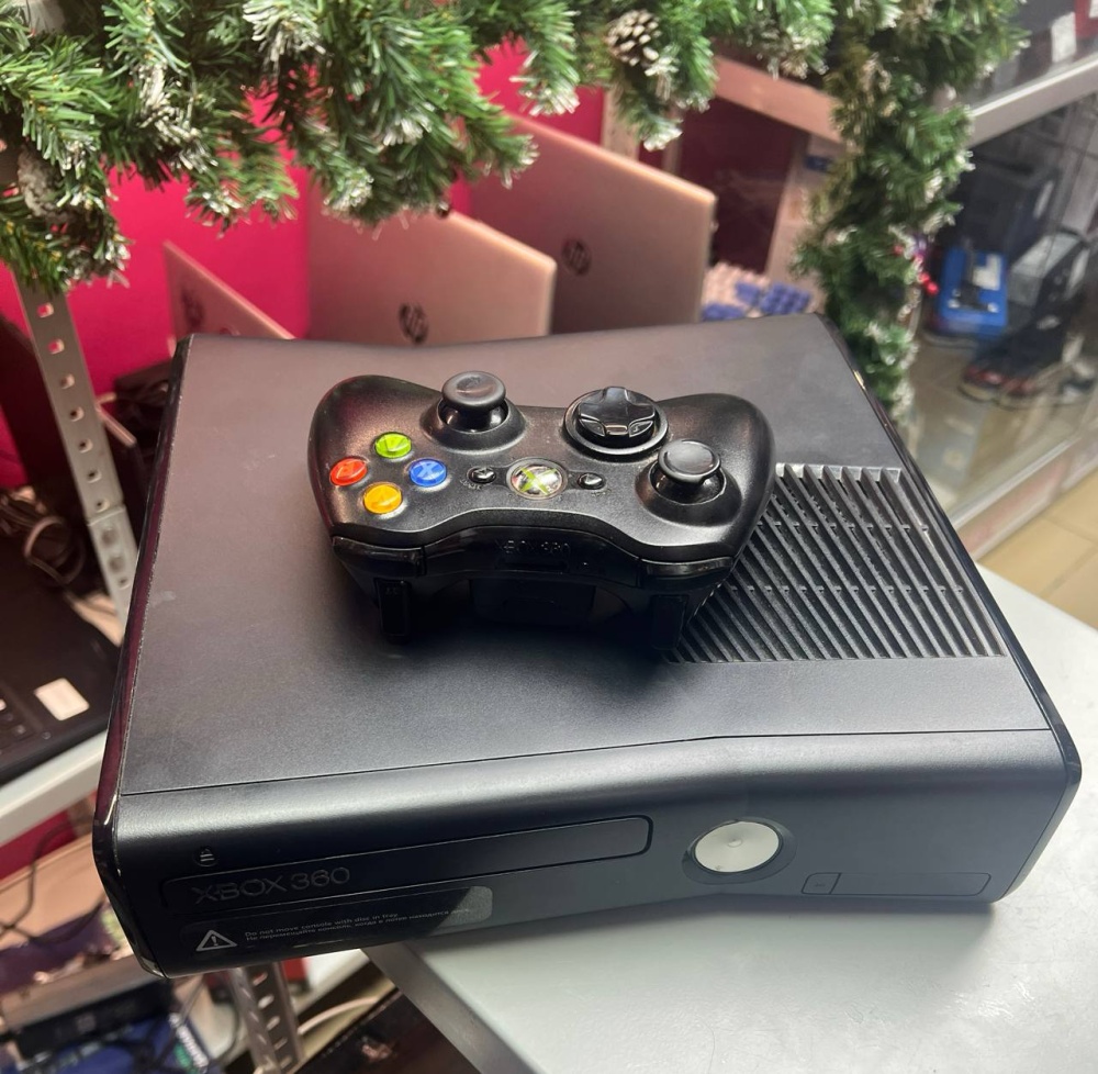 Игровая приставка XBOX 360