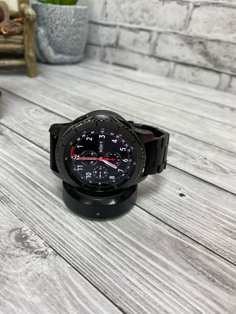 Часы Samsung Gear S3