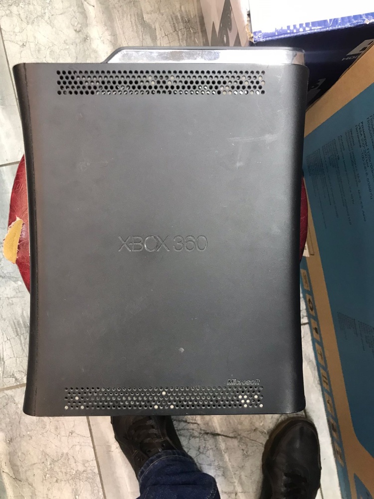 Игровая приставка XBOX 360