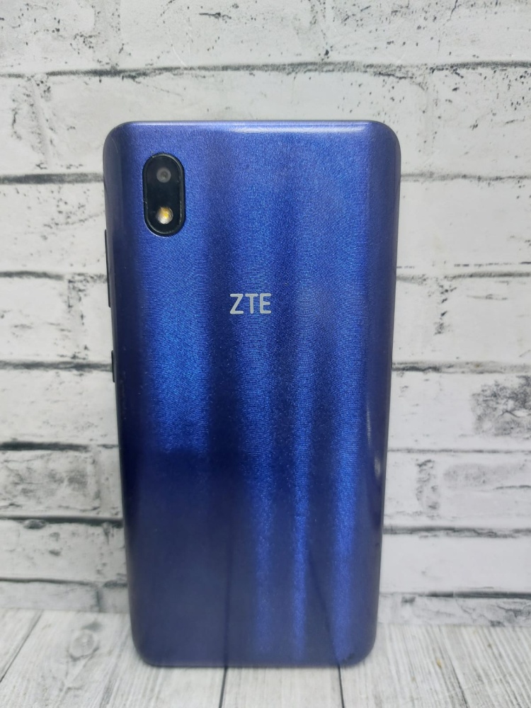 Мобильный телефон ZTE 1/32
