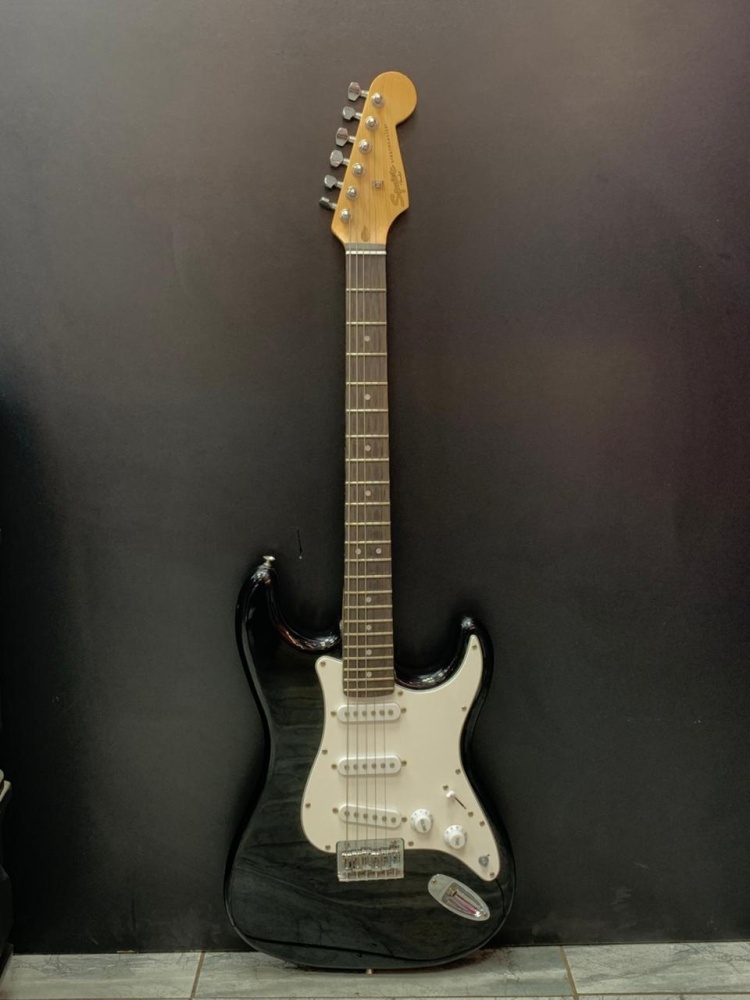 Электрогитара Fender