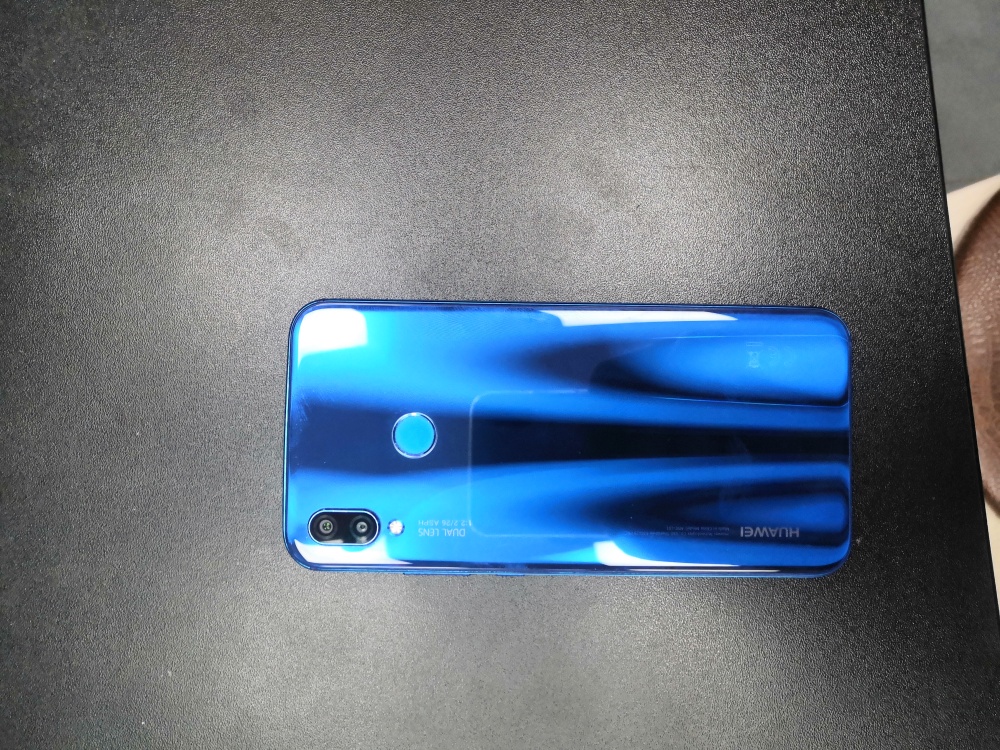 Смартфон Huawei P20 Lite 4\64