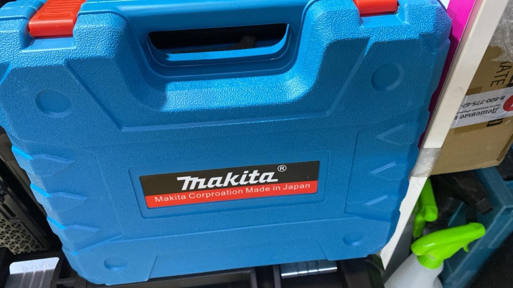 Шуруповерт Makita