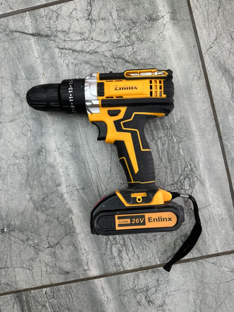 Шуруповерт Elnix