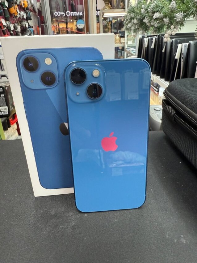 Смартфон iPhone 13 128 Gb