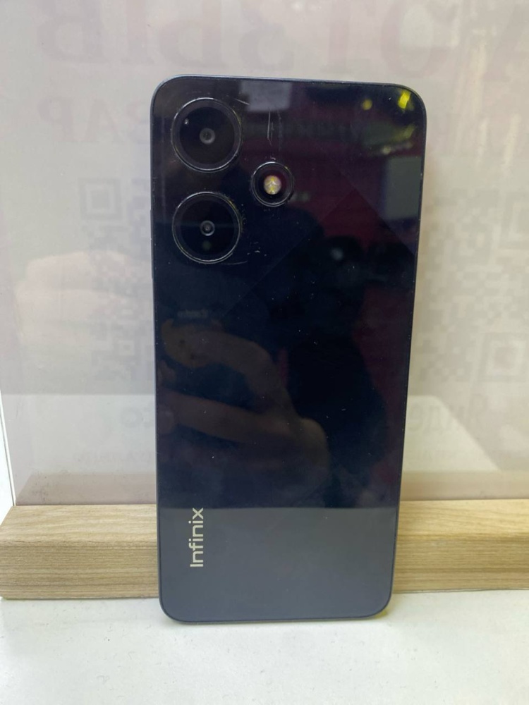 Мобильный телефон Infinix HOT30i 4\128