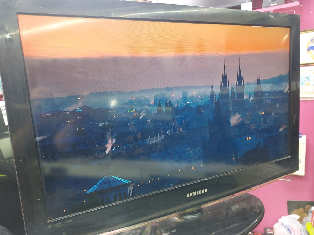 Телевизор Samsung 32"