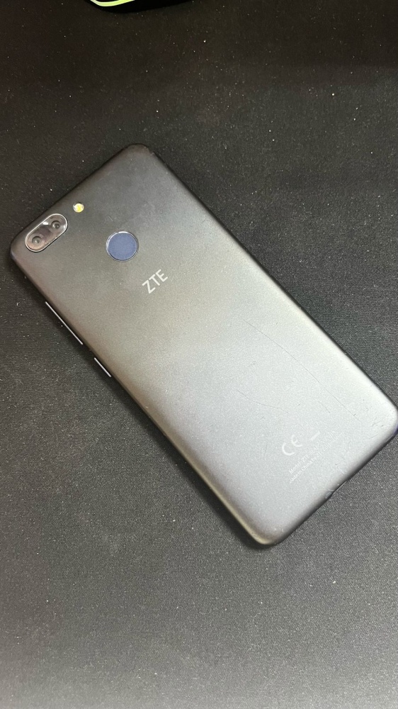 Мобильный телефон ZTE