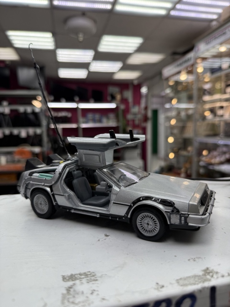 WELLY DELOREAN