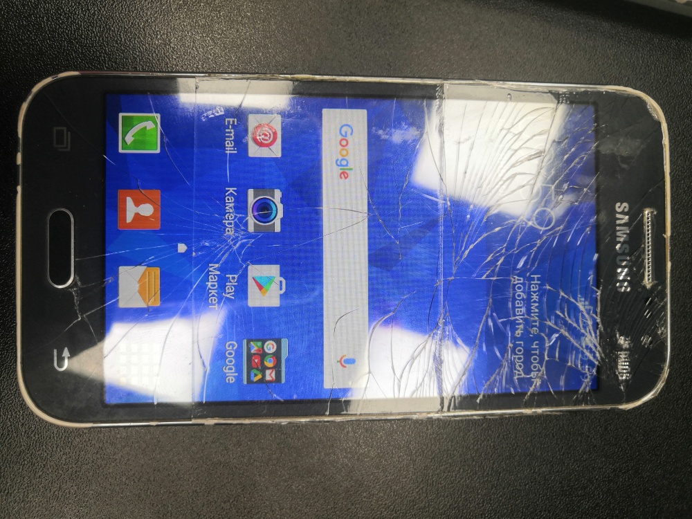 Смартфон Samsung синий