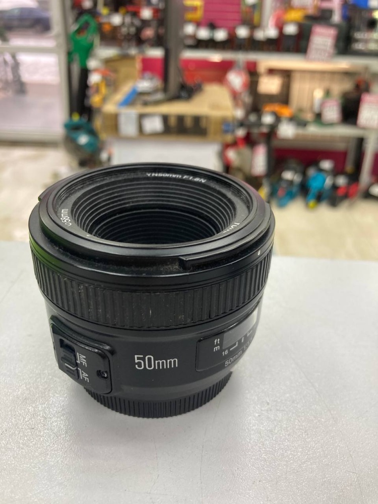 Объектив yongnuo yn50mm