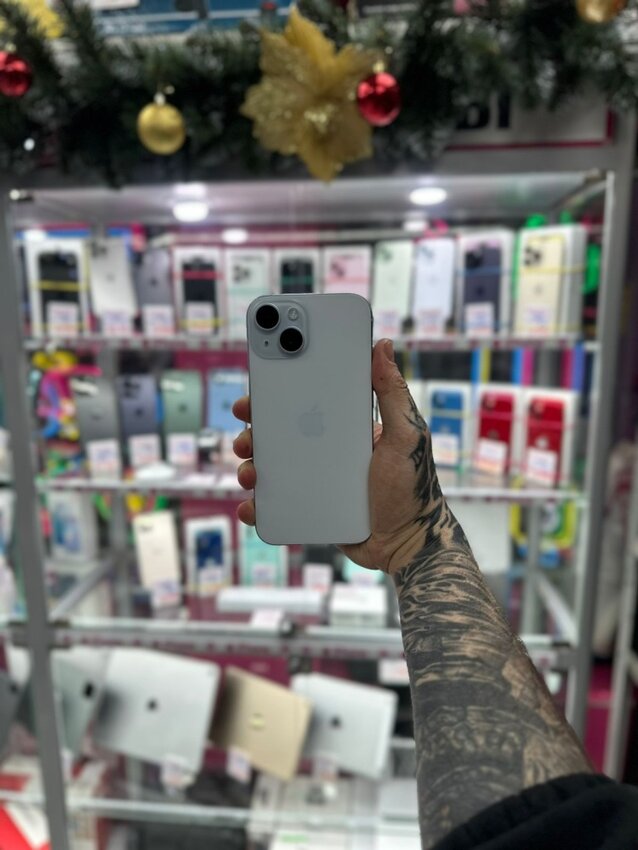Смартфон iPhone 15 256gb