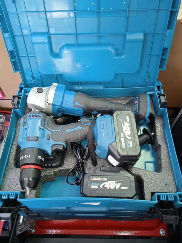 Набор инструментов 2 в 1 ( УШМ, шуруп-т)