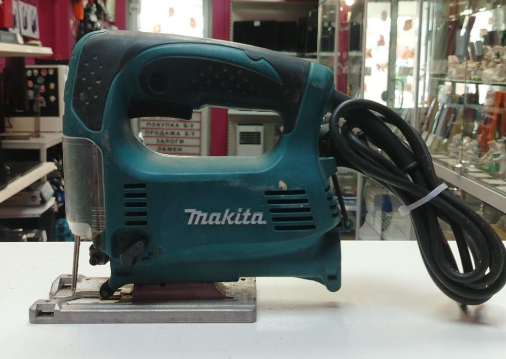Лобзик  Makita 4329