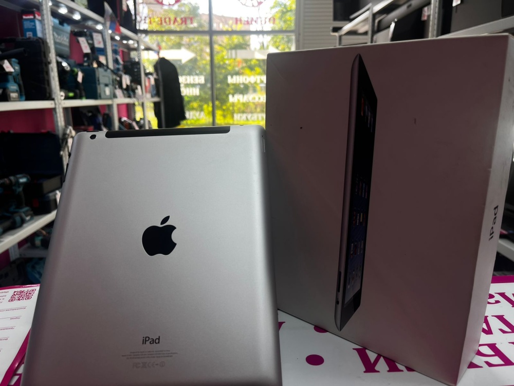 Планшет Apple iPad 4 A1458 32ГБ