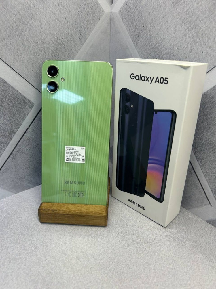 Смартфон Samsung A05 4/64