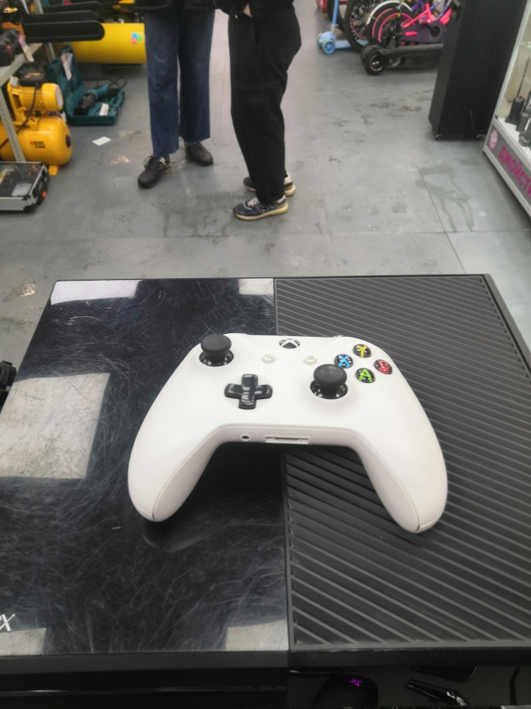 Игровая приставка XBOX ONE 500Gb