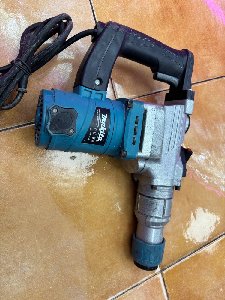 Перфоратор Makita 100-240vac