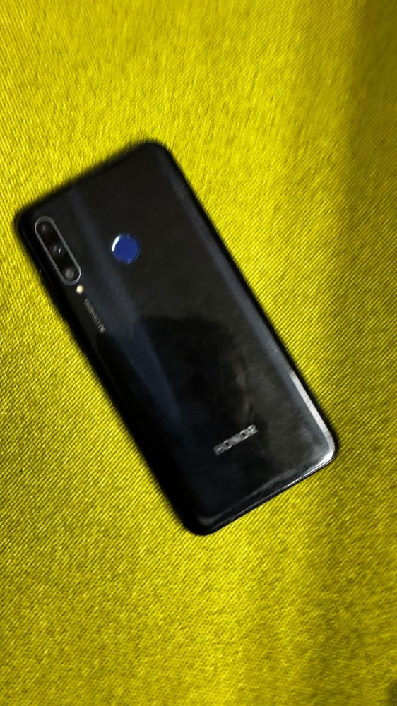 Смартфон Honor 10i 4/128