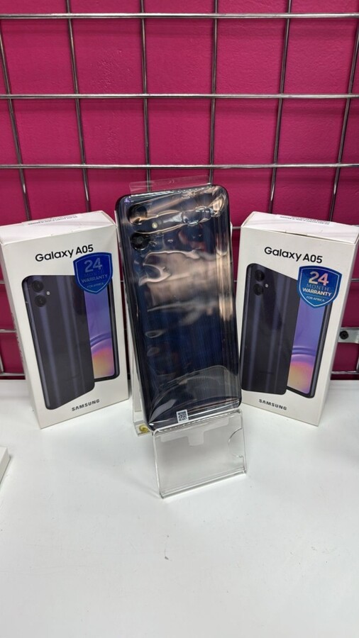 Смартфон Samsung A05