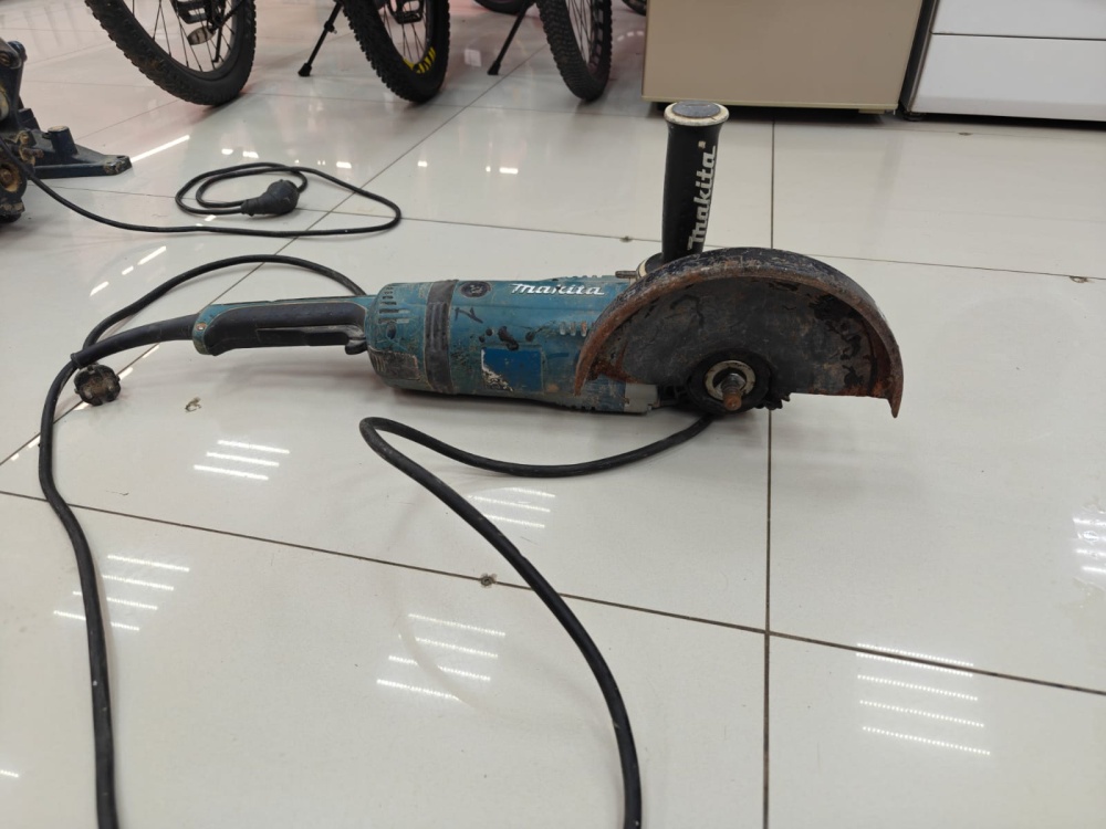 УШМ (Болгарка) Makita