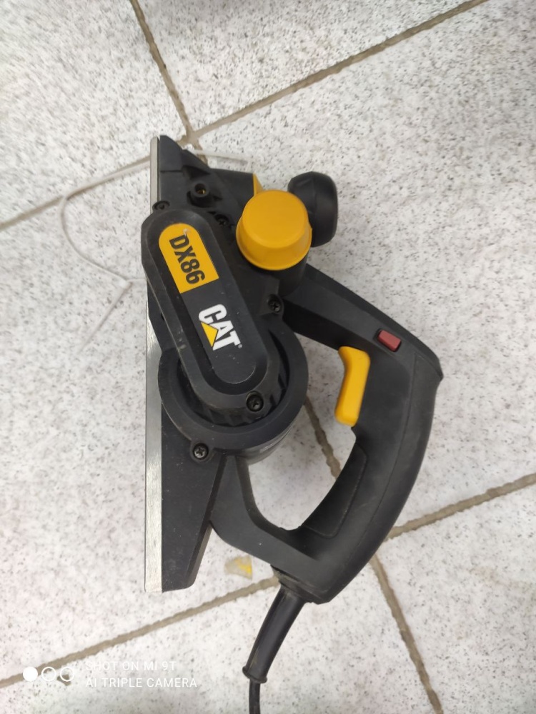 Рубанок Cat dx 86