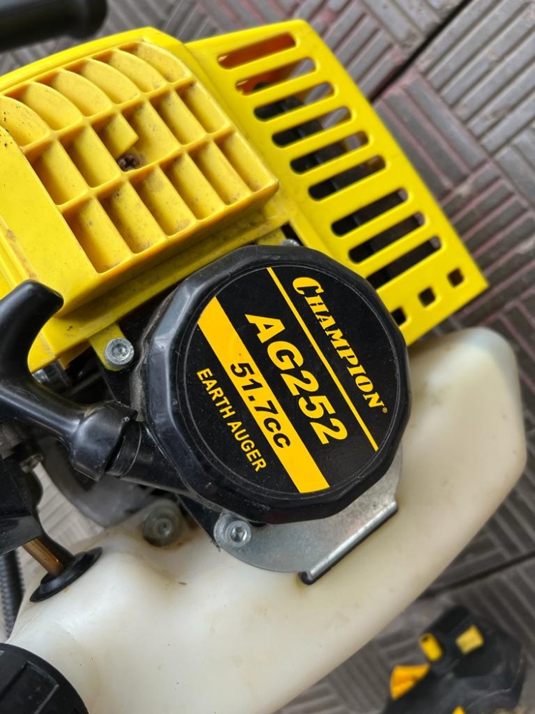 Мотобур Champion AG 252 51.7cc
