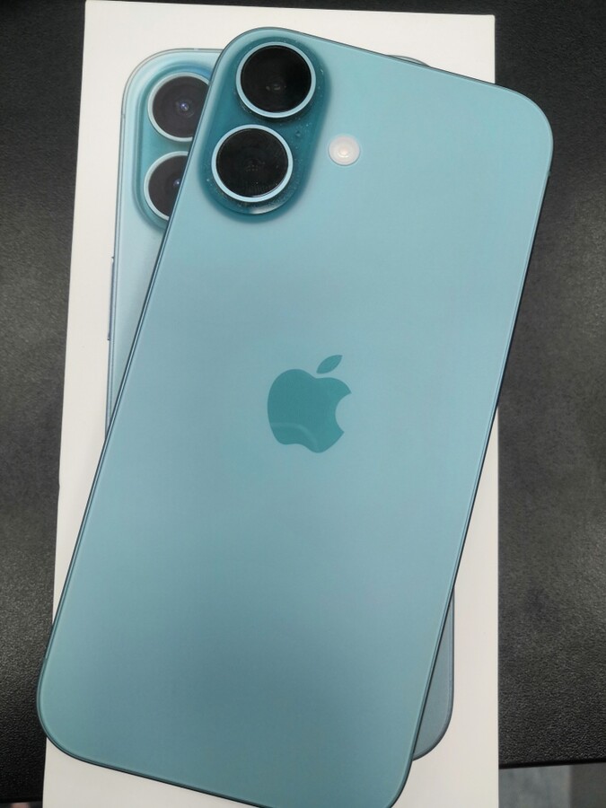 Смартфон iPhone 16 256