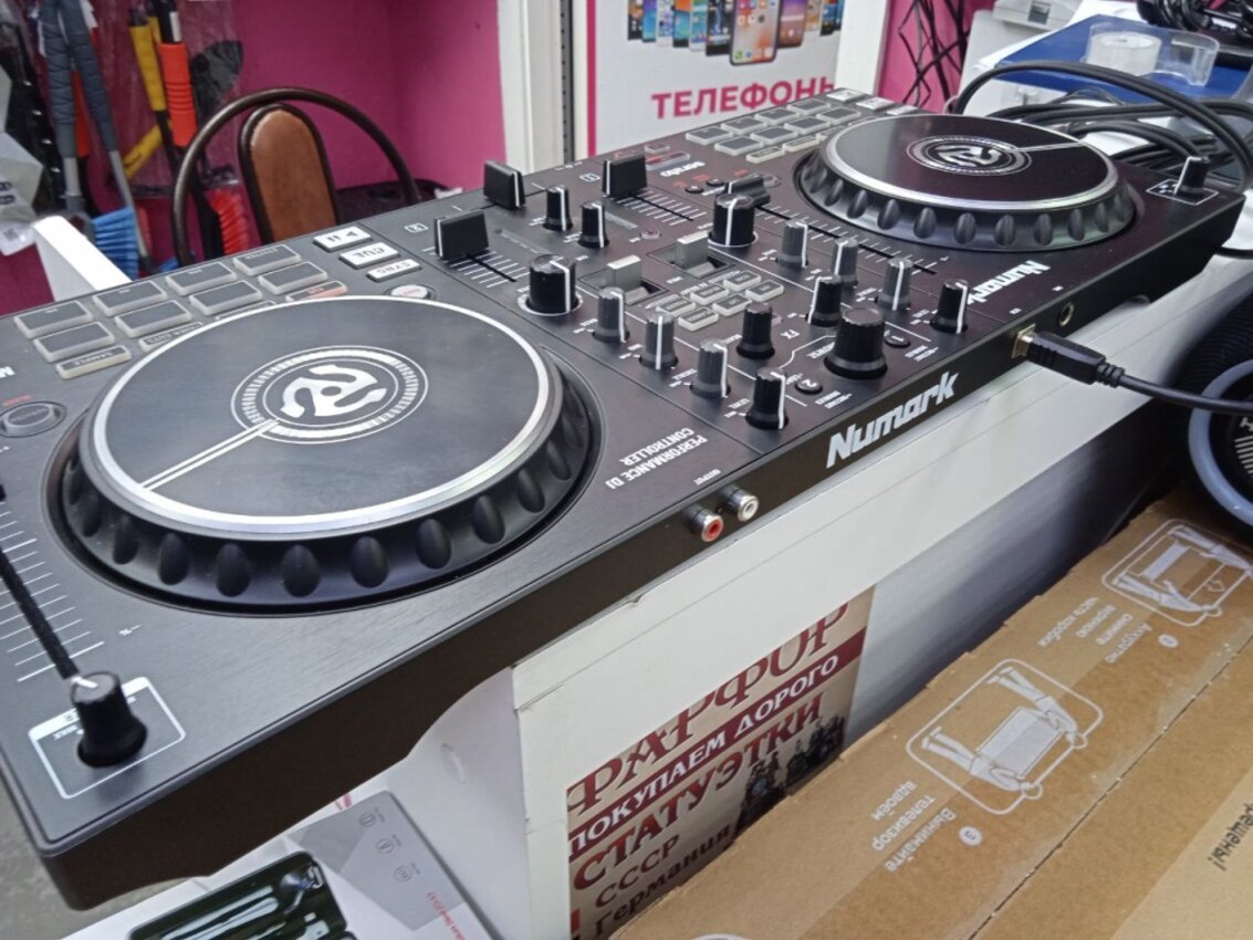 DJj контроллер Numark mixtrack pro fx