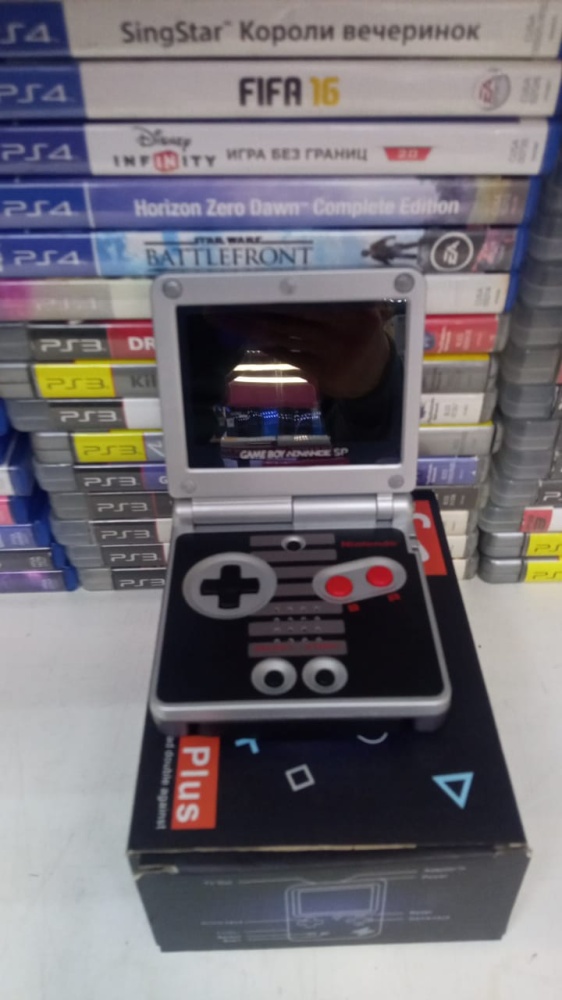 Игровая приставка Nintendo GameBoy