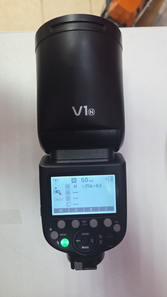 Вспышка Godox V1n