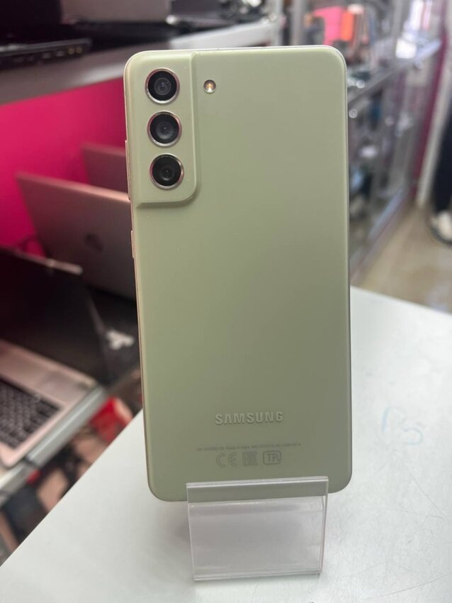 Смартфон Samsung S21 FE 6\128