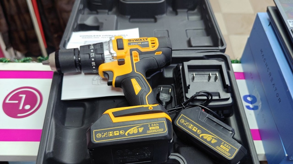 Шуруповерт Dewalt реплика