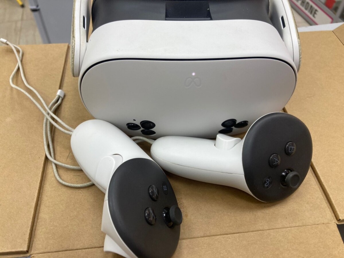 Шлем виртуальной реальности Meta Quest 3S